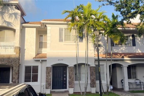 Townhouse in Miramar, Florida 3 bedrooms, 132.2 sq.m. № 1392057 - photo 1