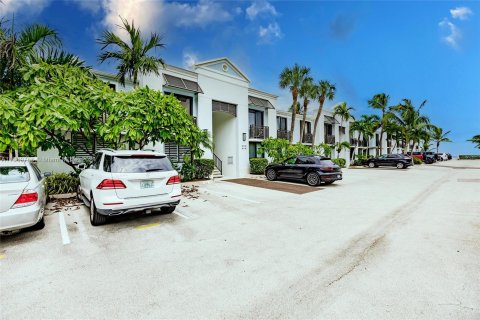 Copropriété à vendre à Fort Lauderdale, Floride: 2 chambres, 117.43 m2 № 1392056 - photo 27