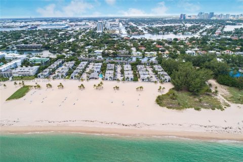 Copropriété à vendre à Fort Lauderdale, Floride: 2 chambres, 117.43 m2 № 1392056 - photo 23