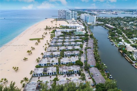 Copropriété à vendre à Fort Lauderdale, Floride: 2 chambres, 117.43 m2 № 1392056 - photo 25