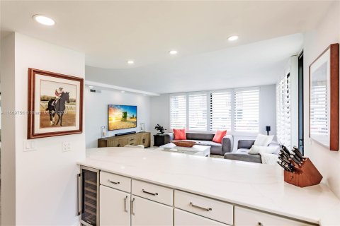 Condo in Fort Lauderdale, Florida, 2 bedrooms  № 1392056 - photo 7