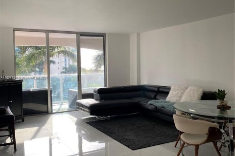 Condo in Hollywood, Florida, 2 bedrooms  № 1392046 - photo 9