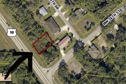 Terreno en venta en Okeechobee, Florida № 1182131 - foto 1