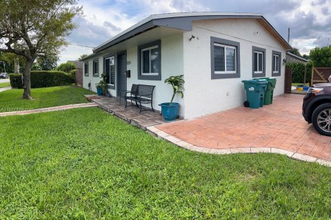 Casa en venta en Miami Gardens, Florida, 4 dormitorios, 164.44 m2 № 1403156 - foto 14