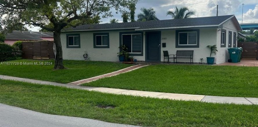 Casa en Miami Gardens, Florida 4 dormitorios, 164.44 m2 № 1403156