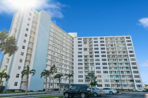 Condominio en venta en Pompano Beach, Florida, 1 dormitorio, 72 m2 № 991701 - foto 28