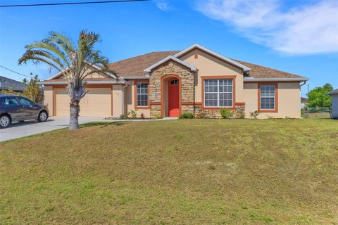 Villa ou maison à vendre à Cape Coral, Floride: 4 chambres, 202.16 m2 № 1358097 - photo 2