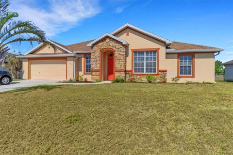 Villa ou maison à vendre à Cape Coral, Floride: 4 chambres, 202.16 m2 № 1358097 - photo 1