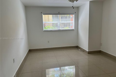 Condo in Lauderdale Lakes, Florida, 1 bedroom  № 1290581 - photo 22