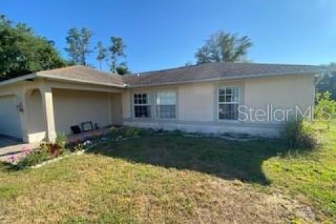 House in North Port, Florida 3 bedrooms, 111.02 sq.m. № 1139775 - photo 5