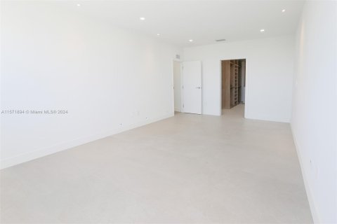 Condo in Miami Beach, Florida, 3 bedrooms  № 1128181 - photo 29