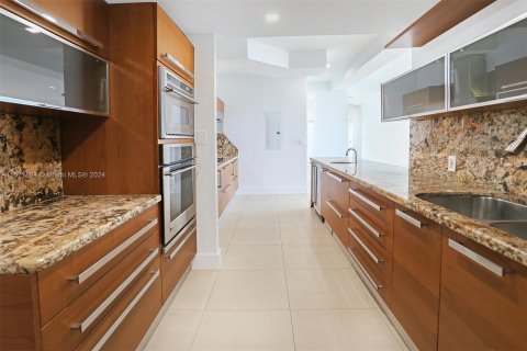 Condo in Miami Beach, Florida, 3 bedrooms  № 1128181 - photo 21