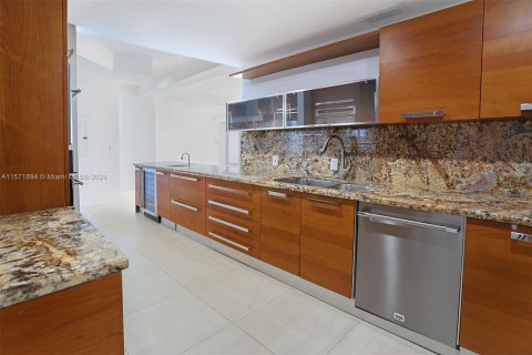 Condo in Miami Beach, Florida, 3 bedrooms  № 1128181 - photo 20