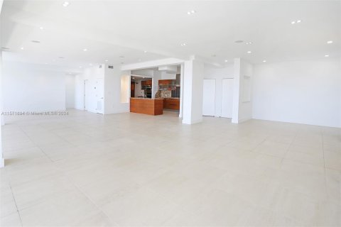 Condo in Miami Beach, Florida, 3 bedrooms  № 1128181 - photo 10