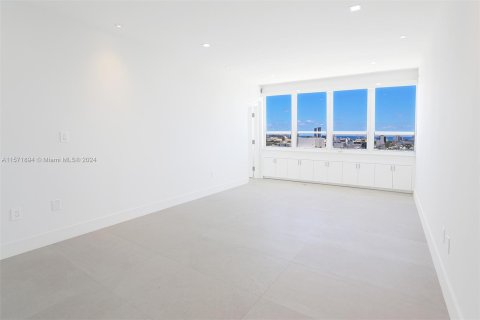 Condo in Miami Beach, Florida, 3 bedrooms  № 1128181 - photo 28