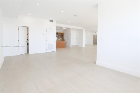 Condo in Miami Beach, Florida, 3 bedrooms  № 1128181 - photo 15