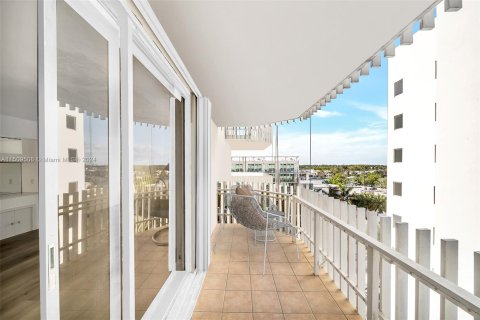 Condo in Miami Beach, Florida, 2 bedrooms  № 932084 - photo 12