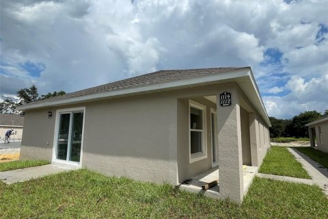 Immobilier commercial à vendre à Lakeland, Floride: 12 chambres, 458.94 m2 № 1391046 - photo 1