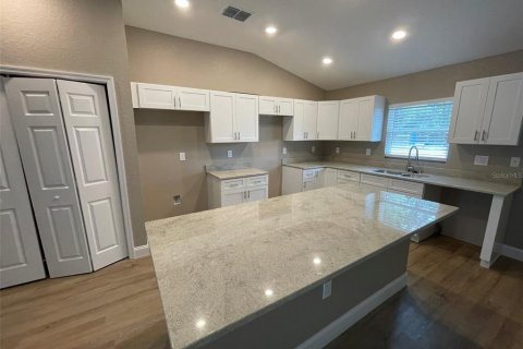 Immobilier commercial à vendre à Lakeland, Floride: 12 chambres, 458.94 m2 № 1391046 - photo 4