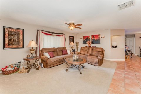 Villa ou maison à vendre à Kissimmee, Floride: 4 chambres, 311.13 m2 № 1307917 - photo 17