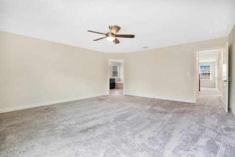 Villa ou maison à vendre à Kissimmee, Floride: 5 chambres, 319.4 m2 № 1302812 - photo 16