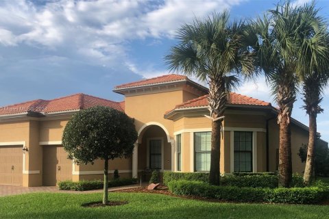 Villa ou maison à vendre à Palm City, Floride: 3 chambres, 231.88 m2 № 927512 - photo 1