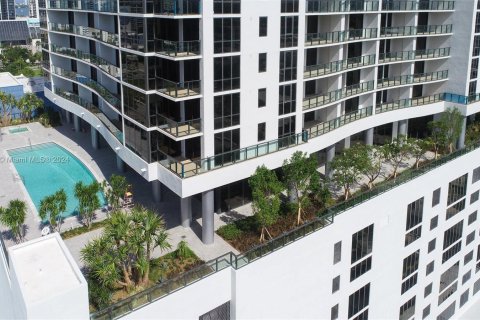 Condo in Miami, Florida, 2 bedrooms  № 1383575 - photo 17