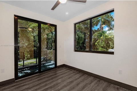 Casa en venta en Biscayne Park, Florida, 5 dormitorios, 271.18 m2 № 780728 - foto 26