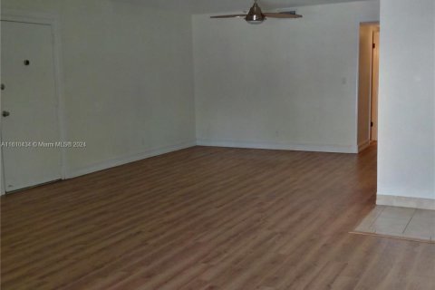 Condo in Fort Lauderdale, Florida, 2 bedrooms  № 1232646 - photo 20