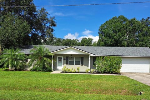 House in Lakeland, Florida 3 bedrooms, 166.85 sq.m. № 1318104 - photo 1