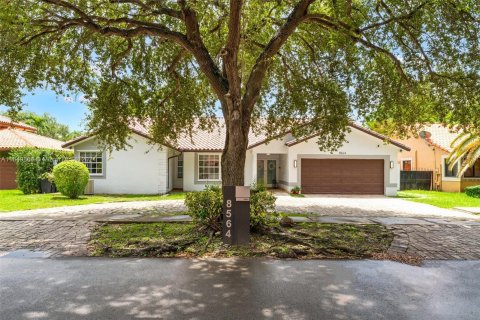 Villa ou maison à vendre à Miami Lakes, Floride: 3 chambres, 185.71 m2 № 1332286 - photo 1