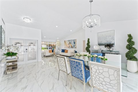 Casa en venta en Miami Lakes, Florida, 3 dormitorios, 185.71 m2 № 1332286 - foto 12