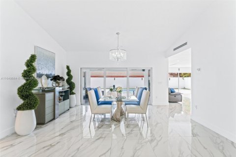 Casa en venta en Miami Lakes, Florida, 3 dormitorios, 185.71 m2 № 1332286 - foto 3