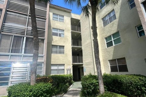 Copropriété à louer à North Lauderdale, Floride: 2 chambres, 92.9 m2 № 1332214 - photo 1