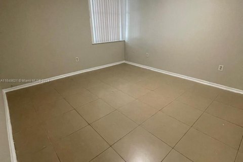 Copropriété à louer à Hialeah, Floride: 1 chambre, 76.18 m2 № 1331047 - photo 5