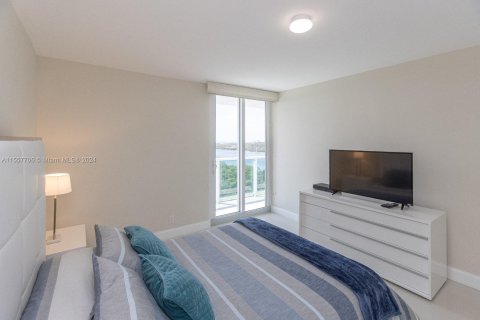 Condo in Sunny Isles Beach, Florida, 2 bedrooms  № 1362402 - photo 13