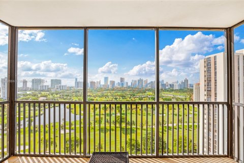 Condo in Aventura, Florida, 2 bedrooms  № 1411947 - photo 1