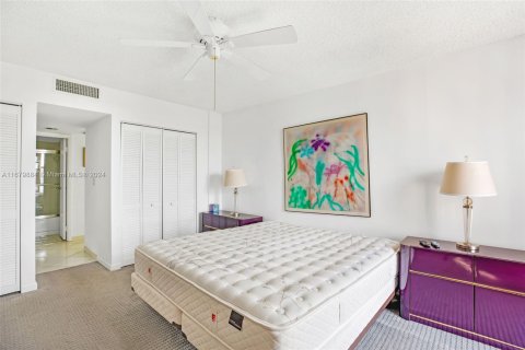 Condo in Aventura, Florida, 2 bedrooms  № 1411947 - photo 20