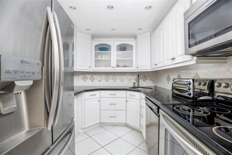 Condo in Aventura, Florida, 2 bedrooms  № 1411947 - photo 7