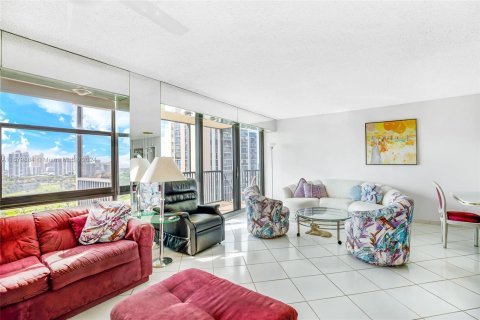 Condo in Aventura, Florida, 2 bedrooms  № 1411947 - photo 15