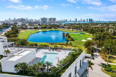 Condominio en venta en Miami Beach, Florida, 1 dormitorio, 89.74 m2 № 1147521 - foto 18