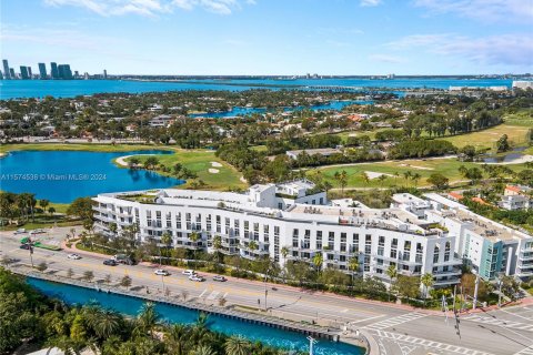 Condo in Miami Beach, Florida, 1 bedroom  № 1147521 - photo 24