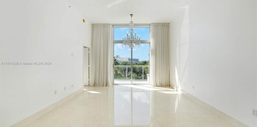 Condominio en Miami Beach, Florida, 1 dormitorio  № 1147521