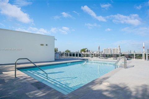 Condo in Miami Beach, Florida, 1 bedroom  № 1147521 - photo 19