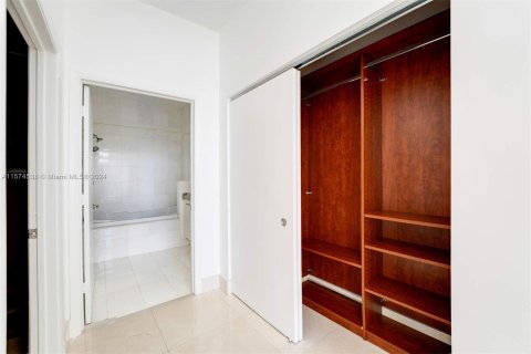 Copropriété à vendre à Miami Beach, Floride: 1 chambre, 89.74 m2 № 1147521 - photo 12