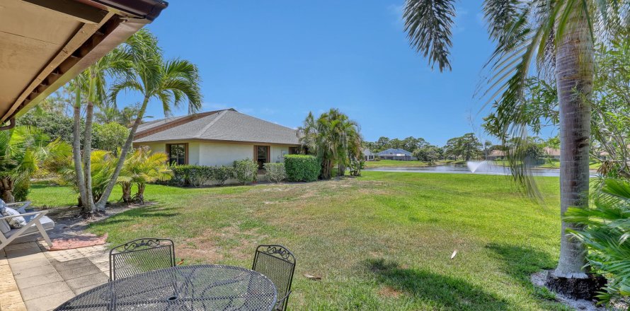 Villa ou maison à Palm Beach Gardens, Floride 3 chambres, 162.39 m2 № 1172405