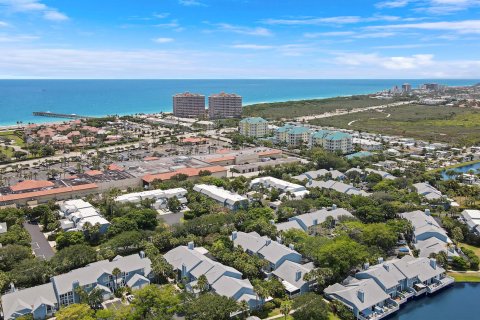 Townhouse in Jupiter, Florida 2 bedrooms, 142.6 sq.m. № 1177431 - photo 4