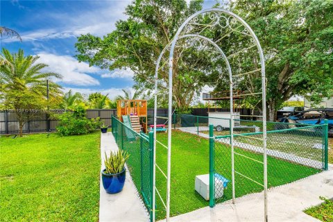 Villa ou maison à vendre à Homestead, Floride: 5 chambres, 171.87 m2 № 1098375 - photo 20