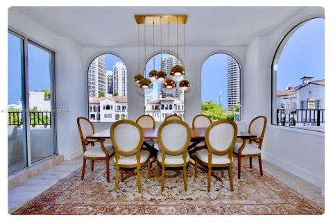 Condo in Aventura, Florida, 4 bedrooms  № 1119327 - photo 9