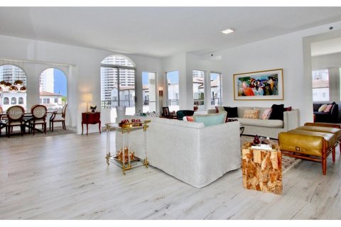 Condo in Aventura, Florida, 4 bedrooms  № 1119327 - photo 7